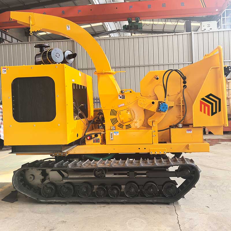 Crawler wood chipper